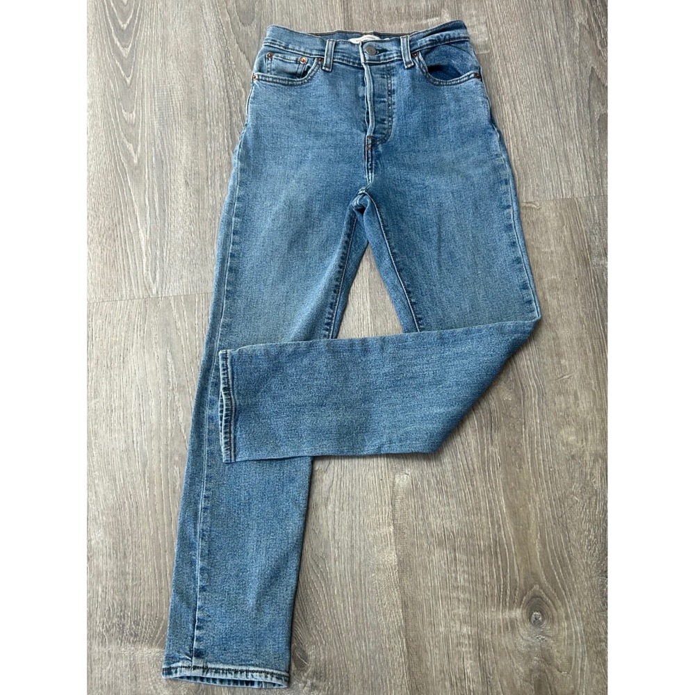 Levis Wedgie Straight High Rise Jeans Womens 26 Medium Wash Blue Button Fly